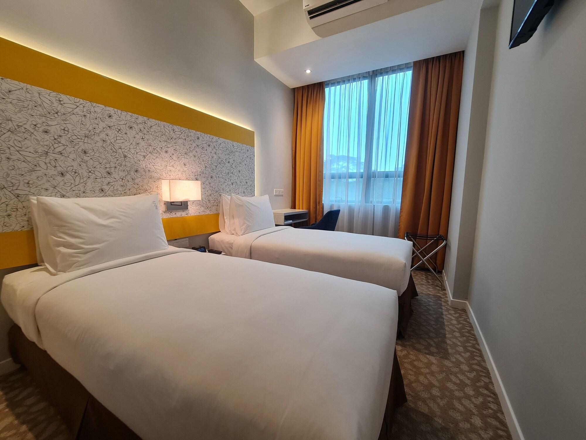 Holiday Inn Express & Suites Johor Bahru By Ihg Exterior photo