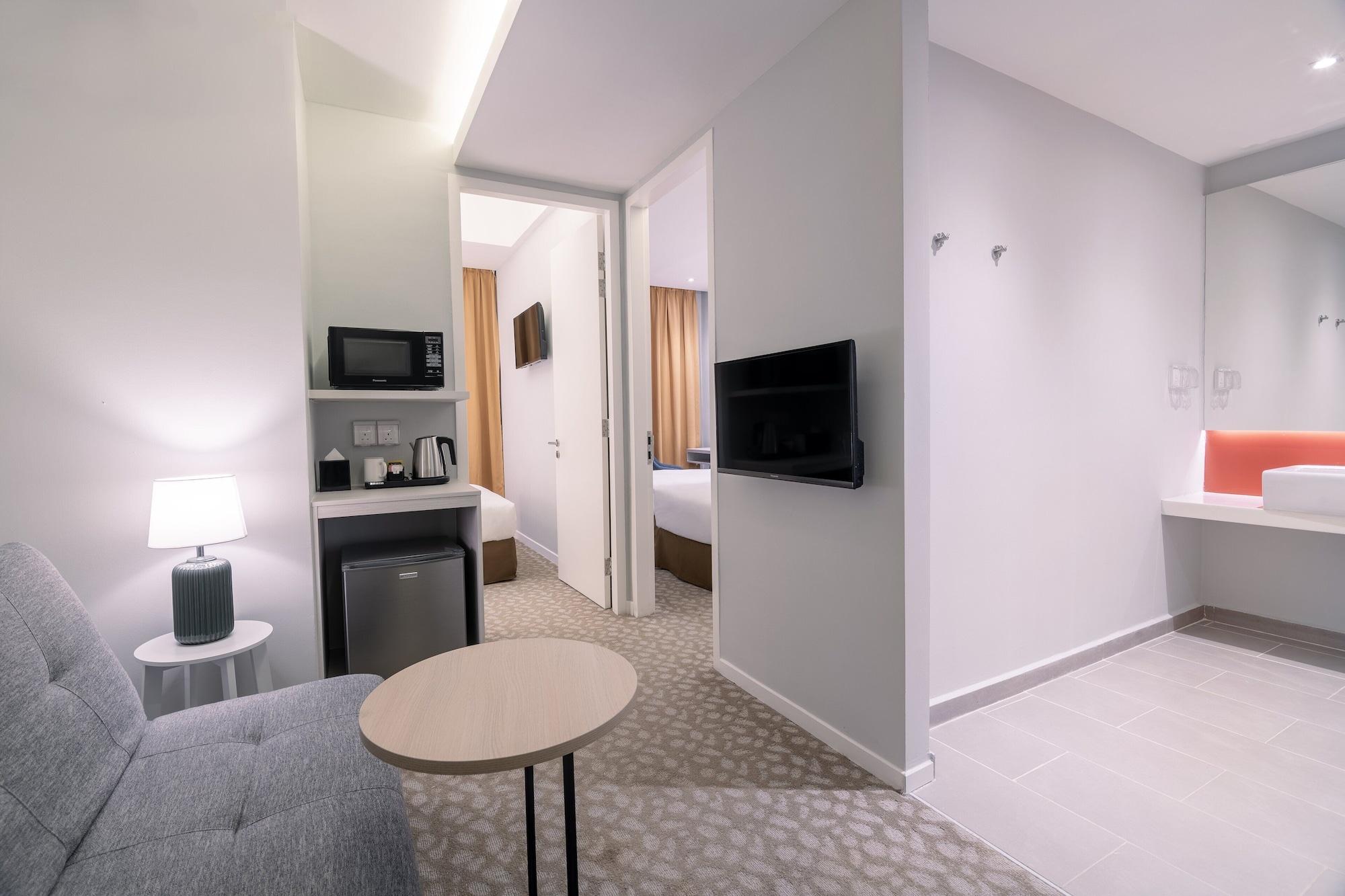 Holiday Inn Express & Suites Johor Bahru By Ihg Exterior photo