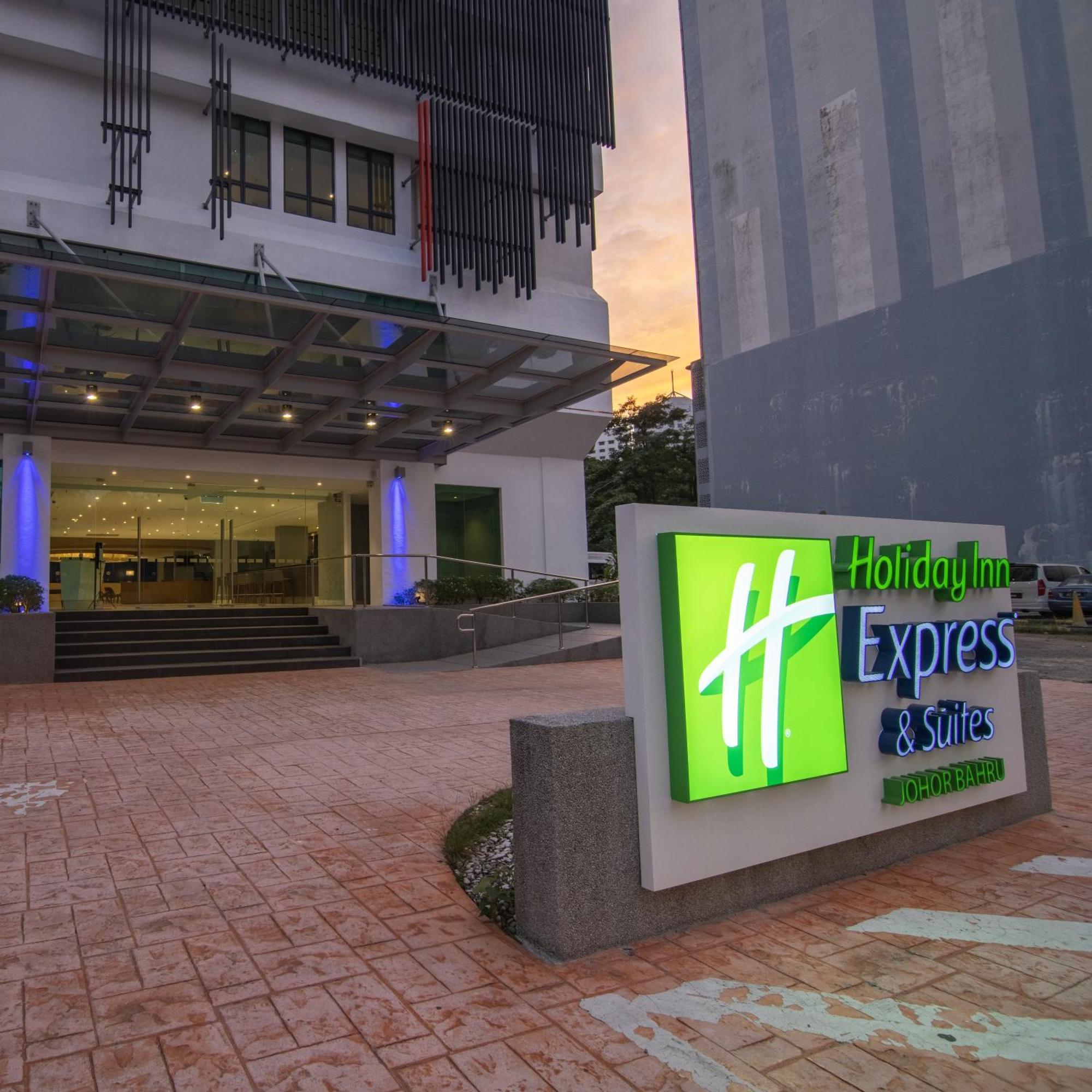 Holiday Inn Express & Suites Johor Bahru By Ihg Exterior photo
